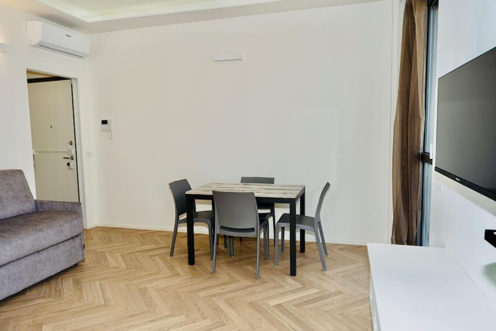 Sky View -Porta Nuova- Appartamento 2 Con Balcone Mailand Exterior foto